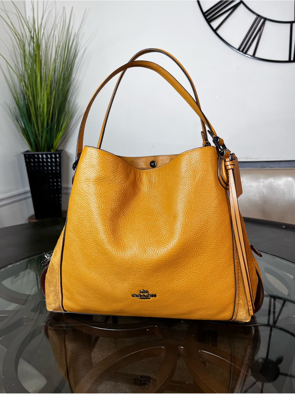 COACH Edie 31 Shoulder
Bag Pebble Leather and Suede
LIGHT SADDLE 59500